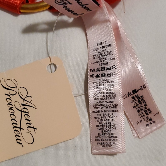 Red bikini - Picture 3 of 3